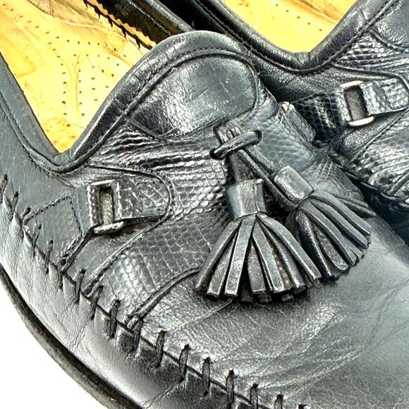 Vintage 90s Santoni Black Genuine Leather Snake Embossed Tassel Loafers main image 9